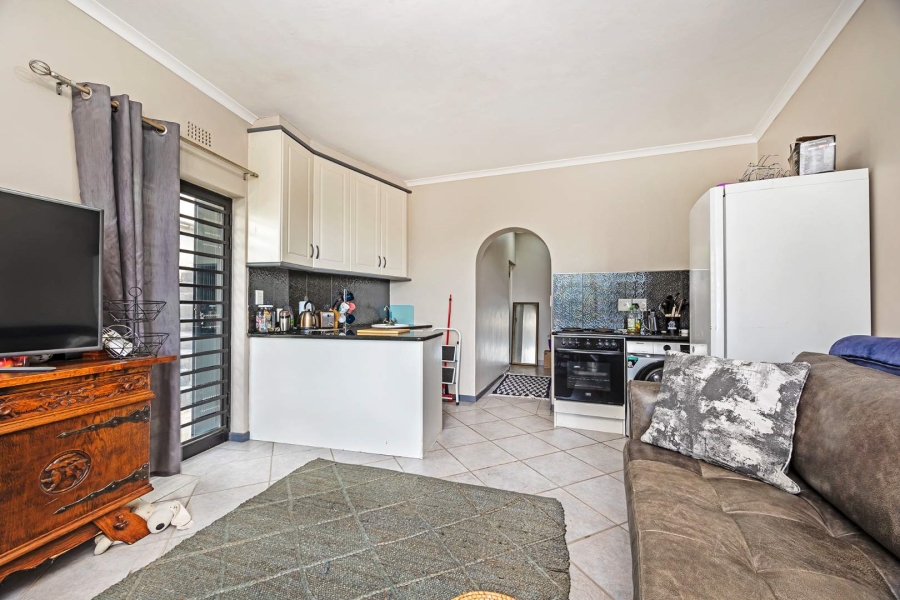 8 Bedroom Property for Sale in Plattekloof Western Cape